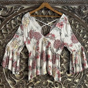 Womens bell sleeve lace detail floral print blouse size large